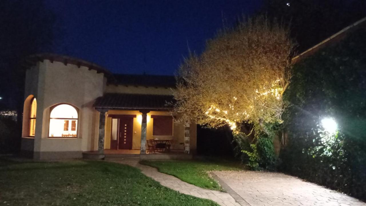 La Cuquina Villa Villaturiel Exteriör bild